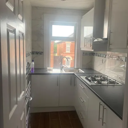 Modern And Sleek Ensuite-Room With Double Bed Bournemouth Exterior photo