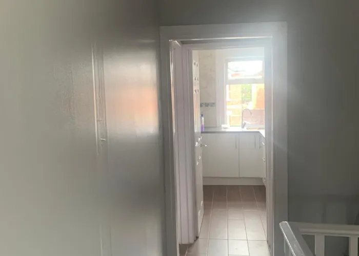 Modern And Sleek Ensuite-Room With Double Bed