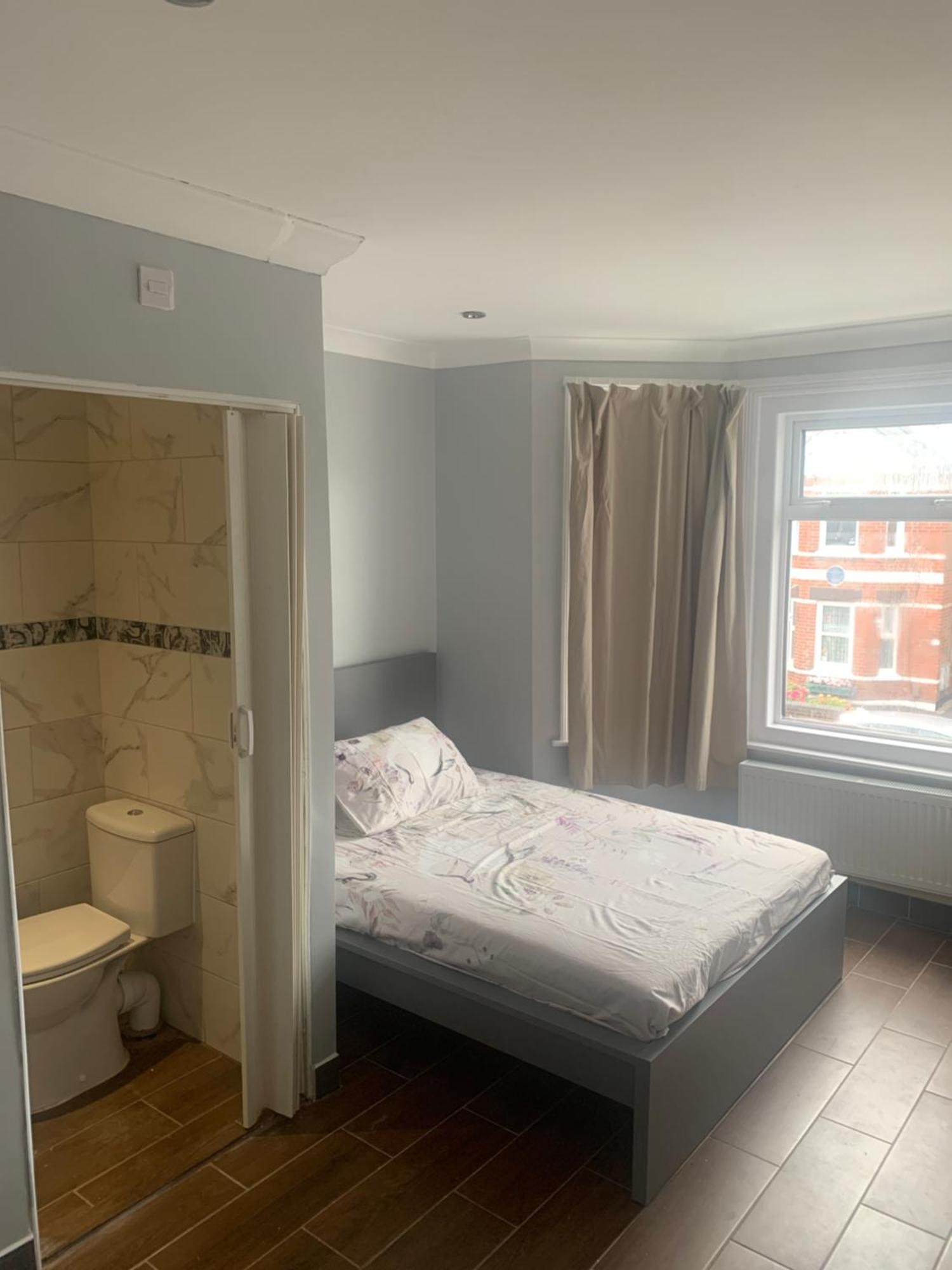 Modern And Sleek Ensuite-room With Double Bed * Bournemouth