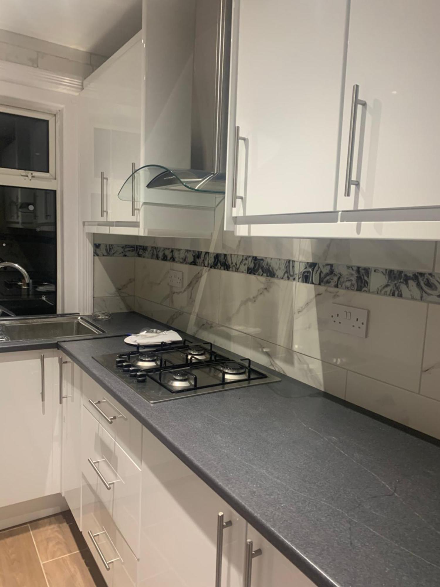 Modern And Sleek Ensuite-room With Double Bed Apartment